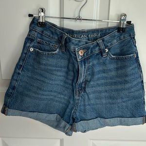 Asymmetric American Eagle Highest Rise Mom short size 0 2.5”